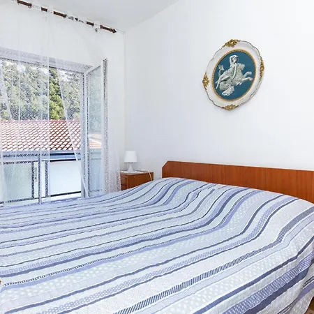 Apartment 2 Bedroom Lovely In Klek