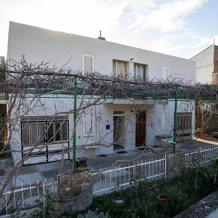 2 Bedroom Lovely In
